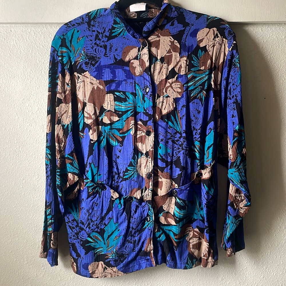 Vintage blue floral printed long sleeve button down blouse